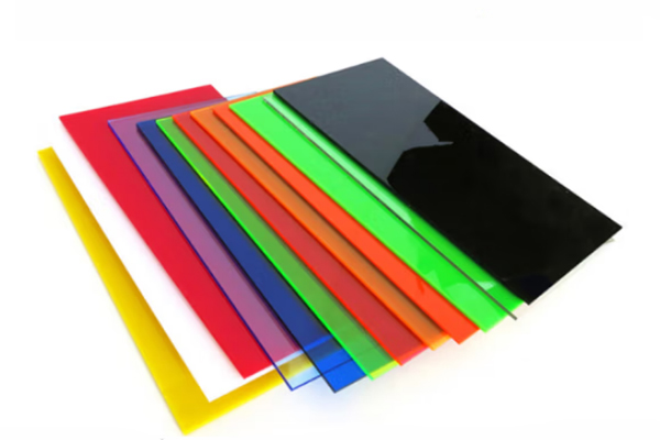 在标准光源箱中划分玻璃的颜色