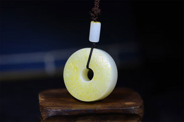 标准光源箱辨别和田玉的颜色类型